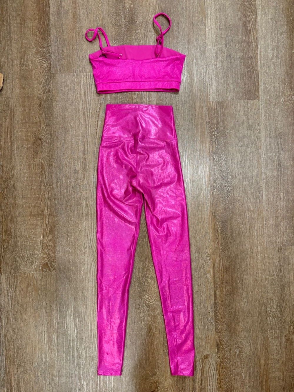 Beach Riot Metallic Hot Pink Shimmer Activewear Set - Top (S) & Leggings (XS) - Picture 2 of 7